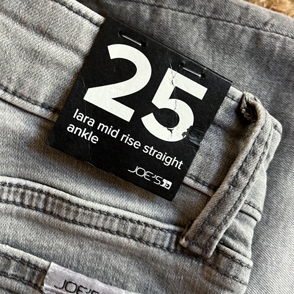 NWT Joe’s Grey Skinny Denim - Picture 3 of 4